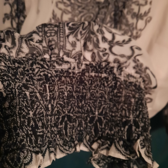 Fig and Flower 3x top - Picture 3 of 4